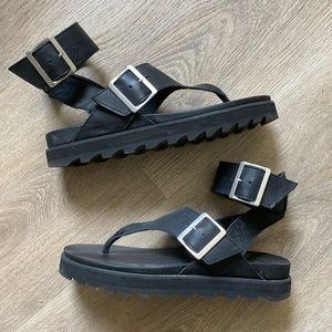 Sorel Women’s Roaming T-Strap Sandal Black